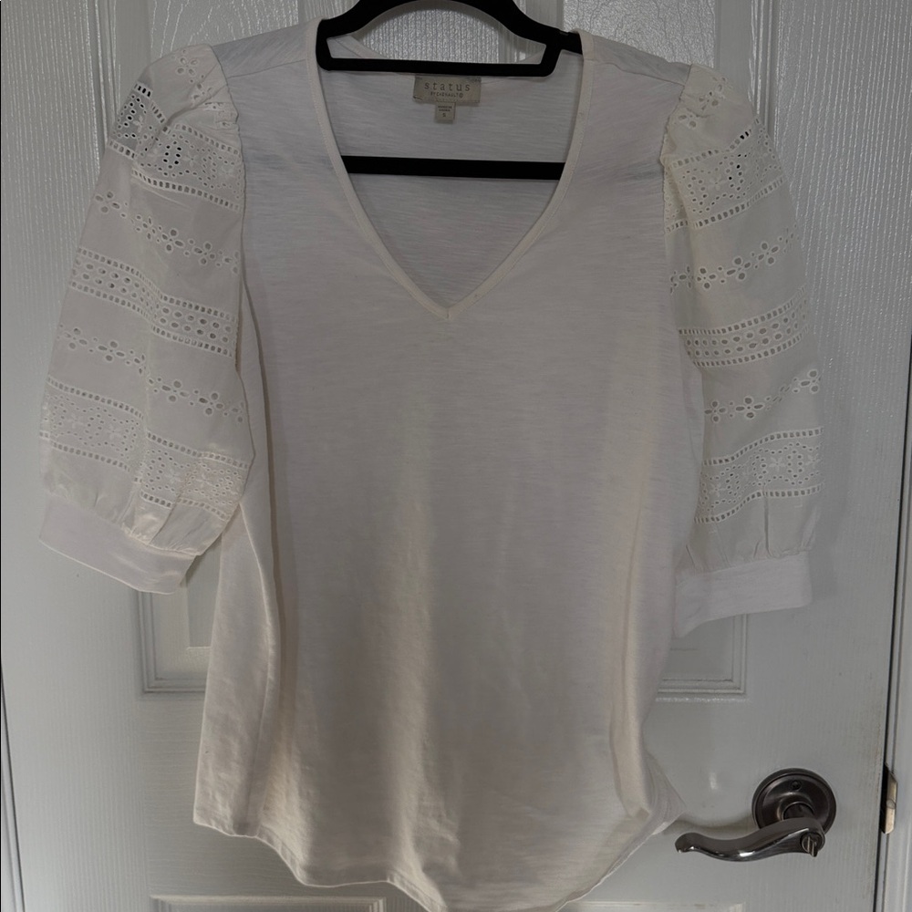 Chic White Eyelet Sleeve Women's Blouse